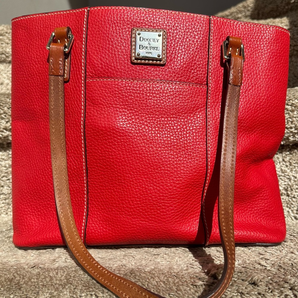 Red Dooney and Bourke Pebble Grain All Weather Leather Zip Top Shopper Tote